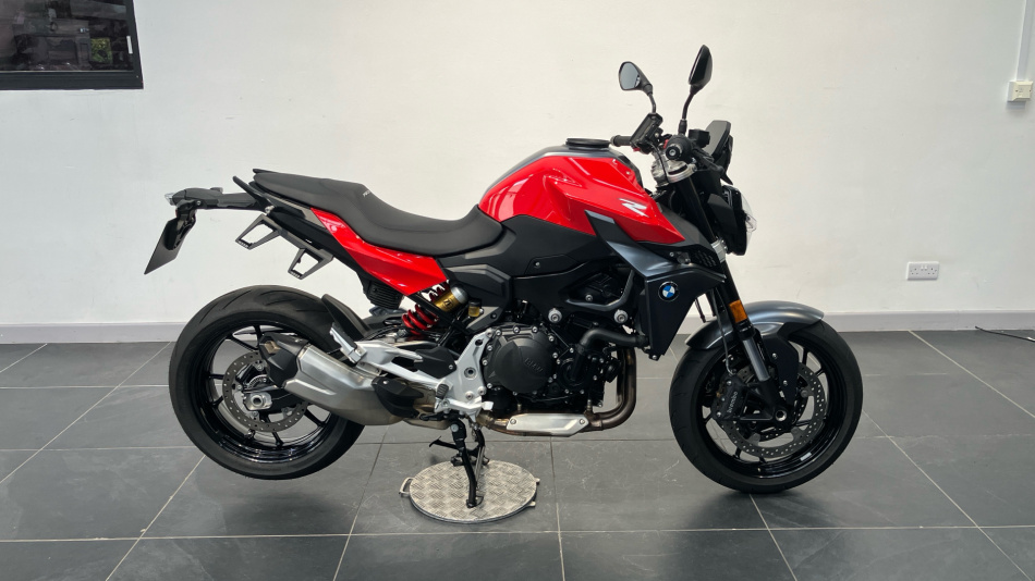 BMW F900 R